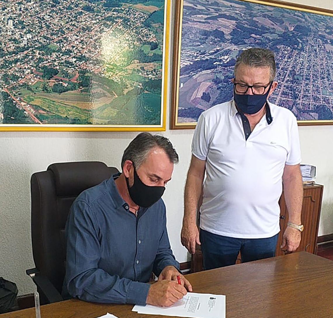 Prefeito Soligo reassume a Prefeitura site