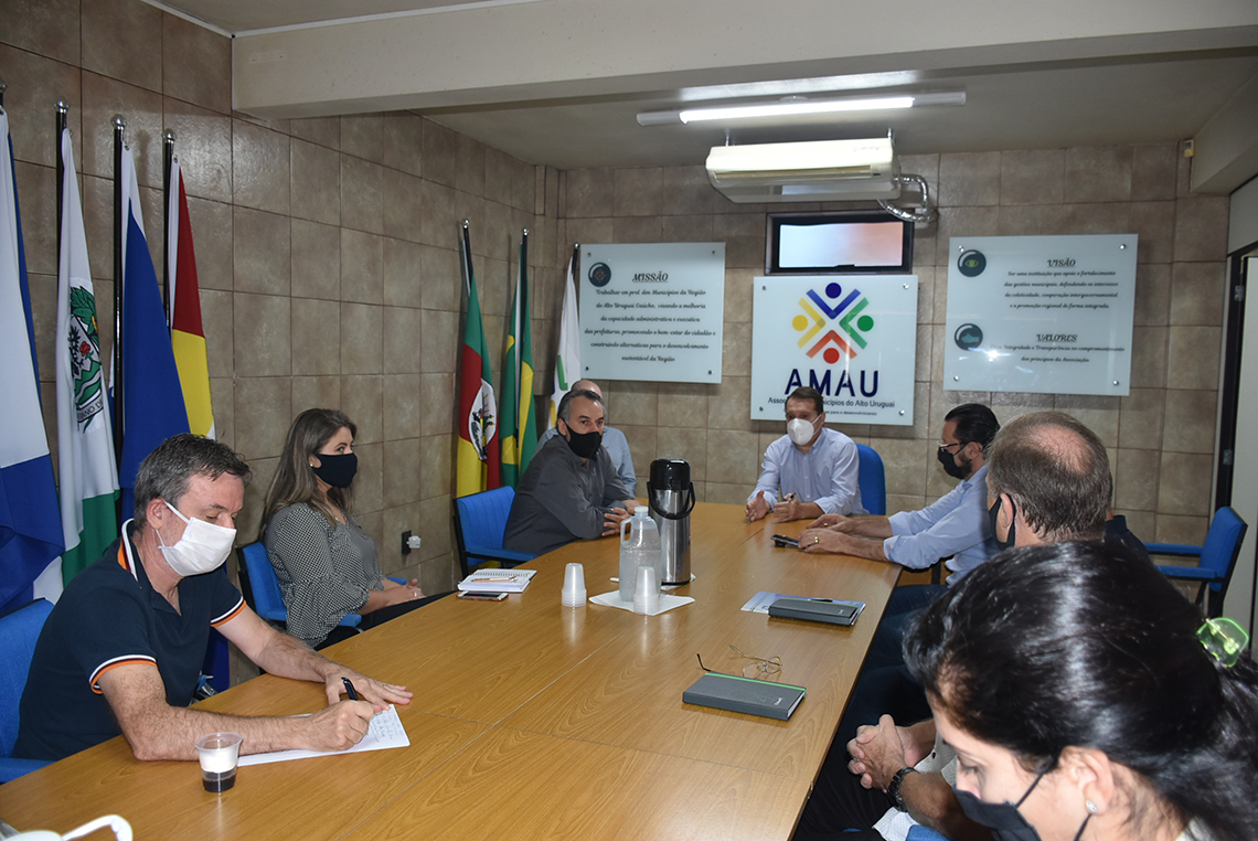 Reunião na AMAU foi a pedido do prefeito de Getúlio Vargas Mauricio Soligo (3)