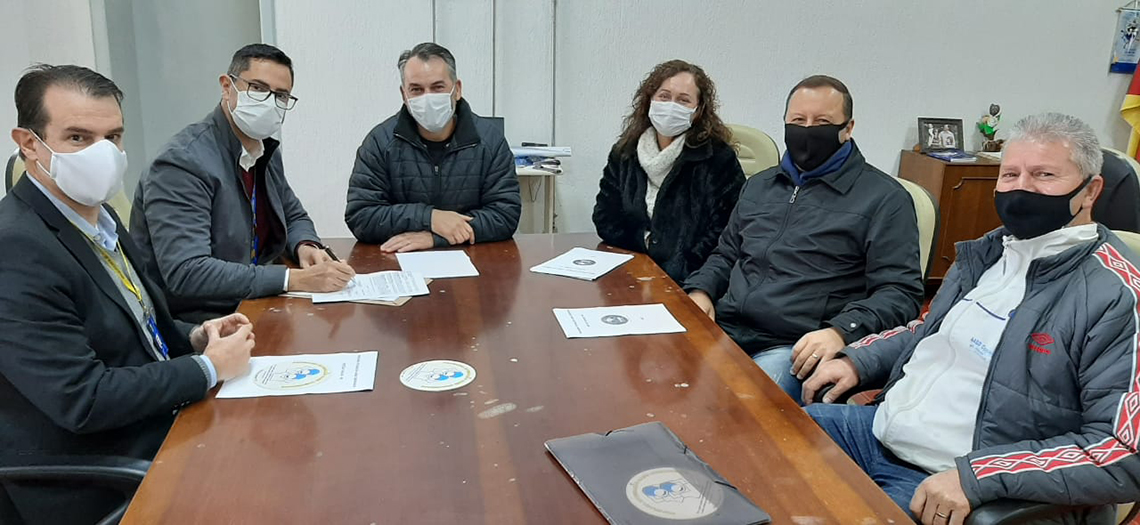 Assinatura do convênio AABB Comunidade