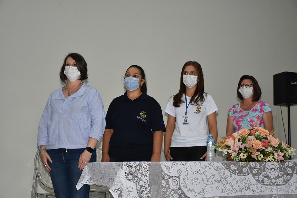 Márcia Secco Fernandez, Graciele Possenti, Ana e Rosane Maria Tabolka Fontanive