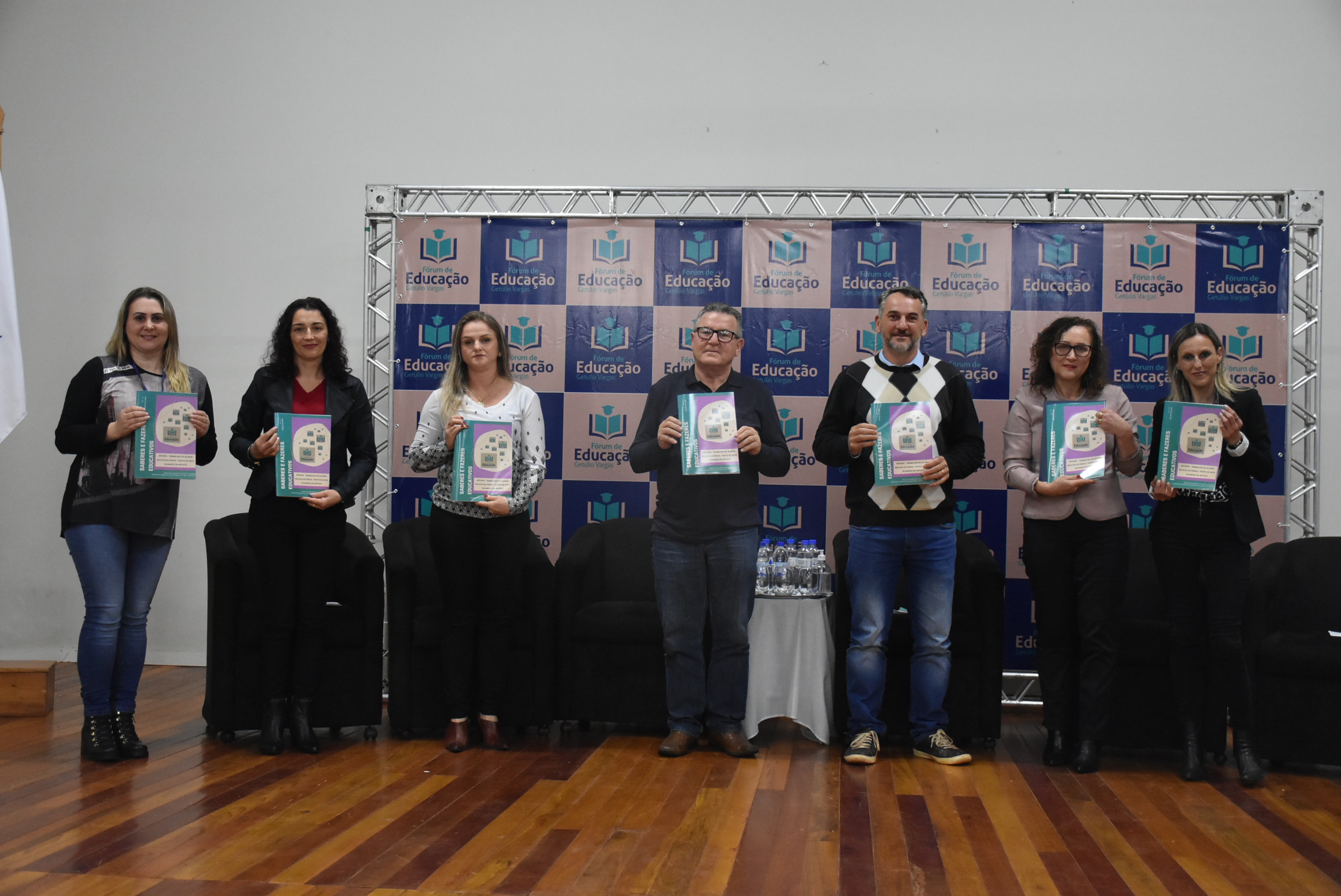 Lançamento oficial da Revista Saberes e Fazeres Educativos
