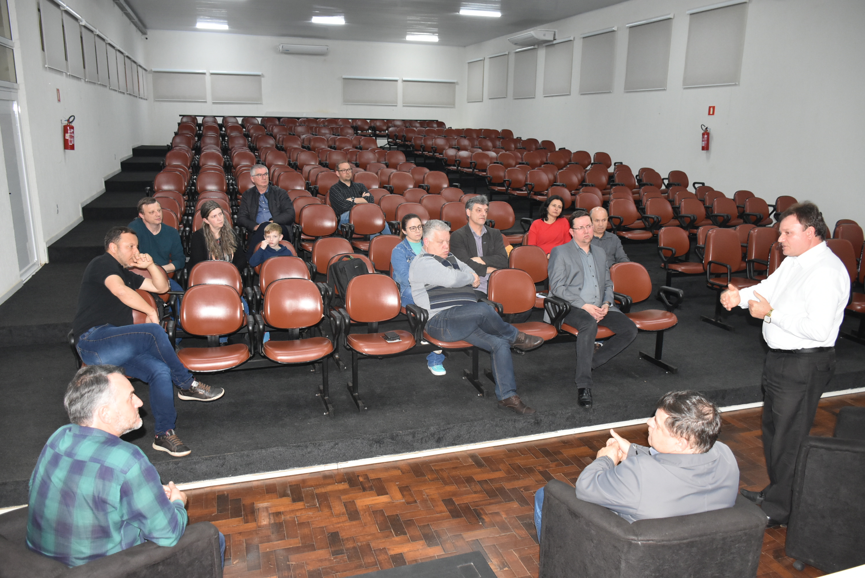 Reunião Prefeitura, Sindilojas e Sindicomerciários em Getúlio Vargas