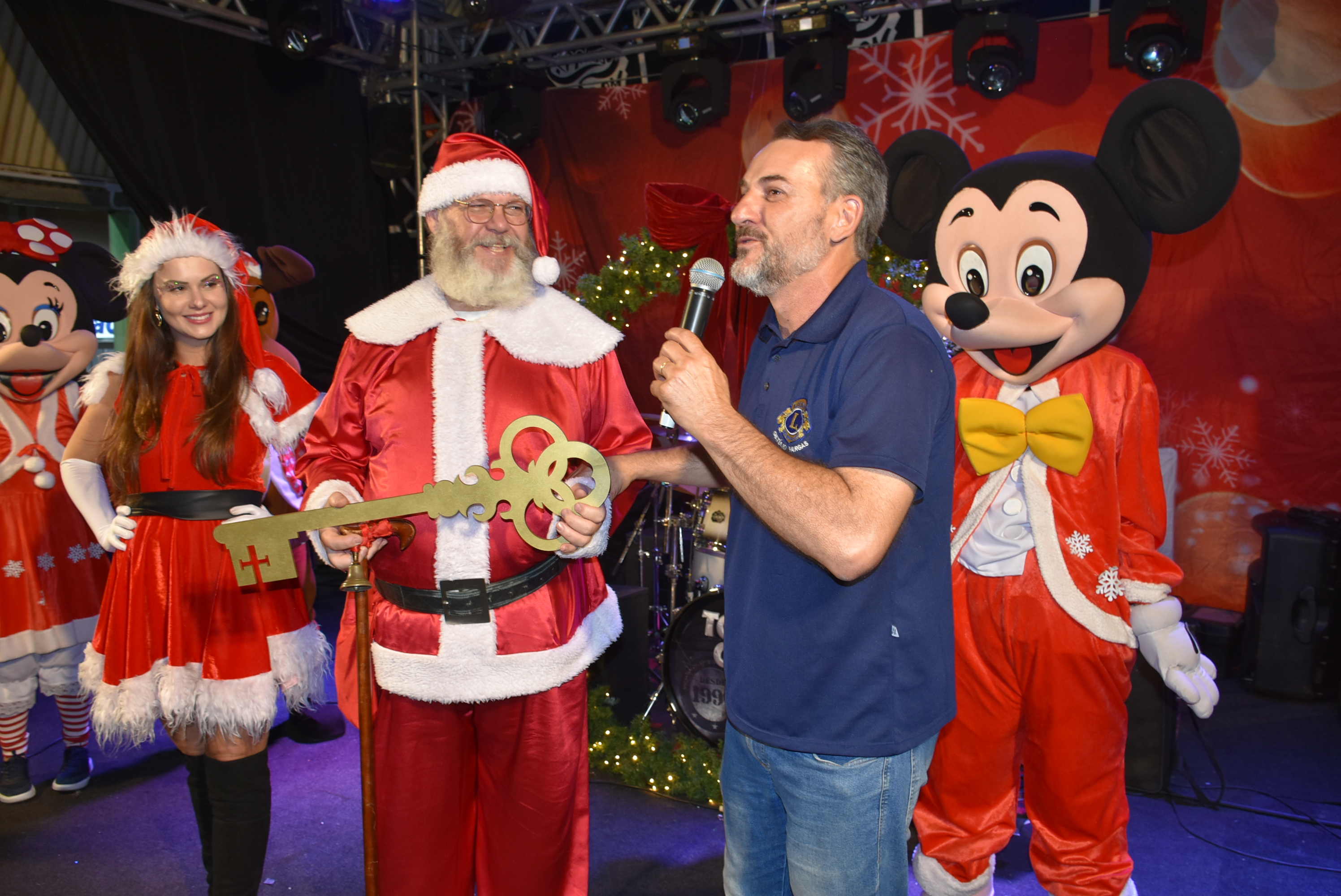 Prefeito Mauricio Soligo entregou a chave da cidade para o Papai Noel