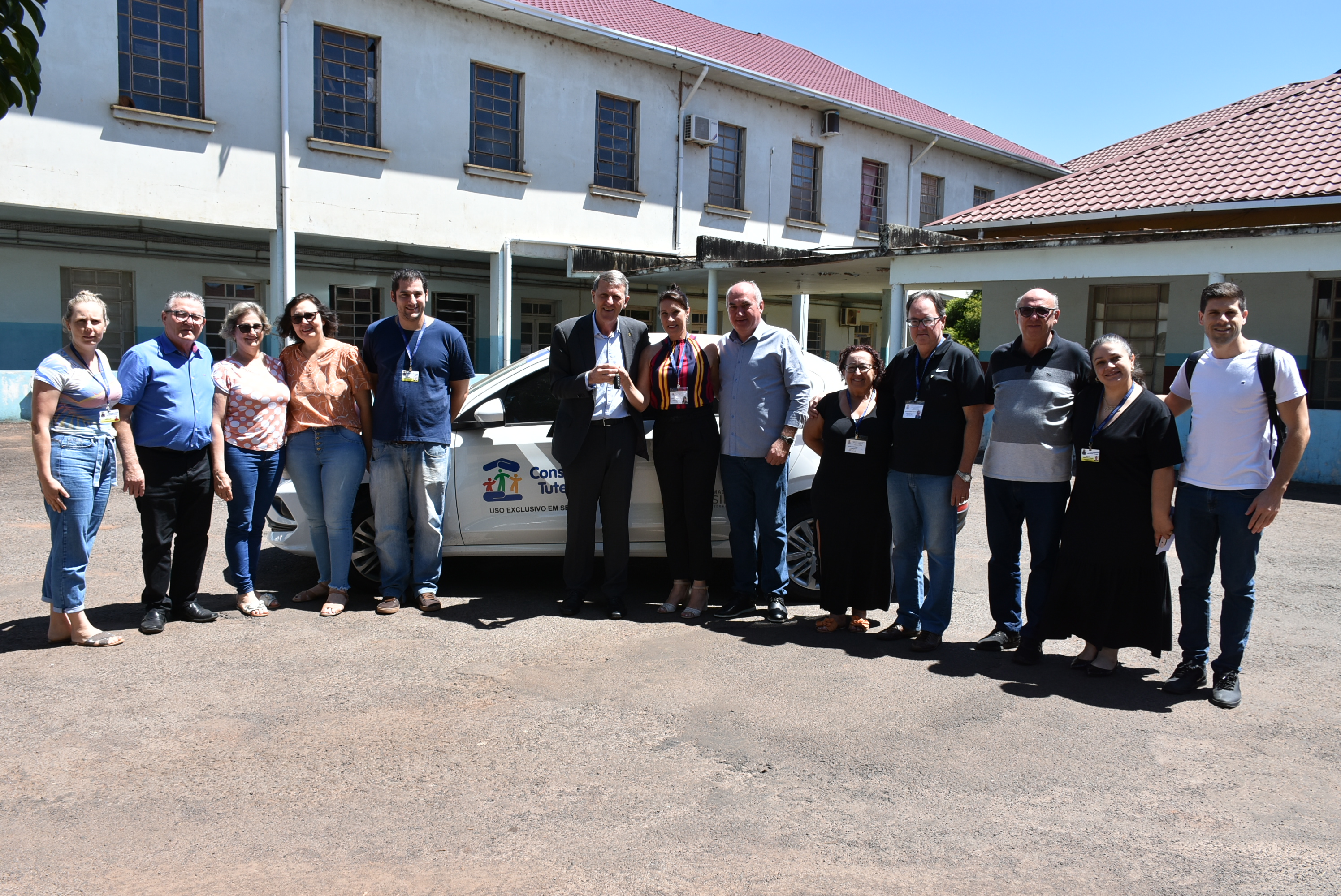 Entrega do carro para o Conselho Tutelar