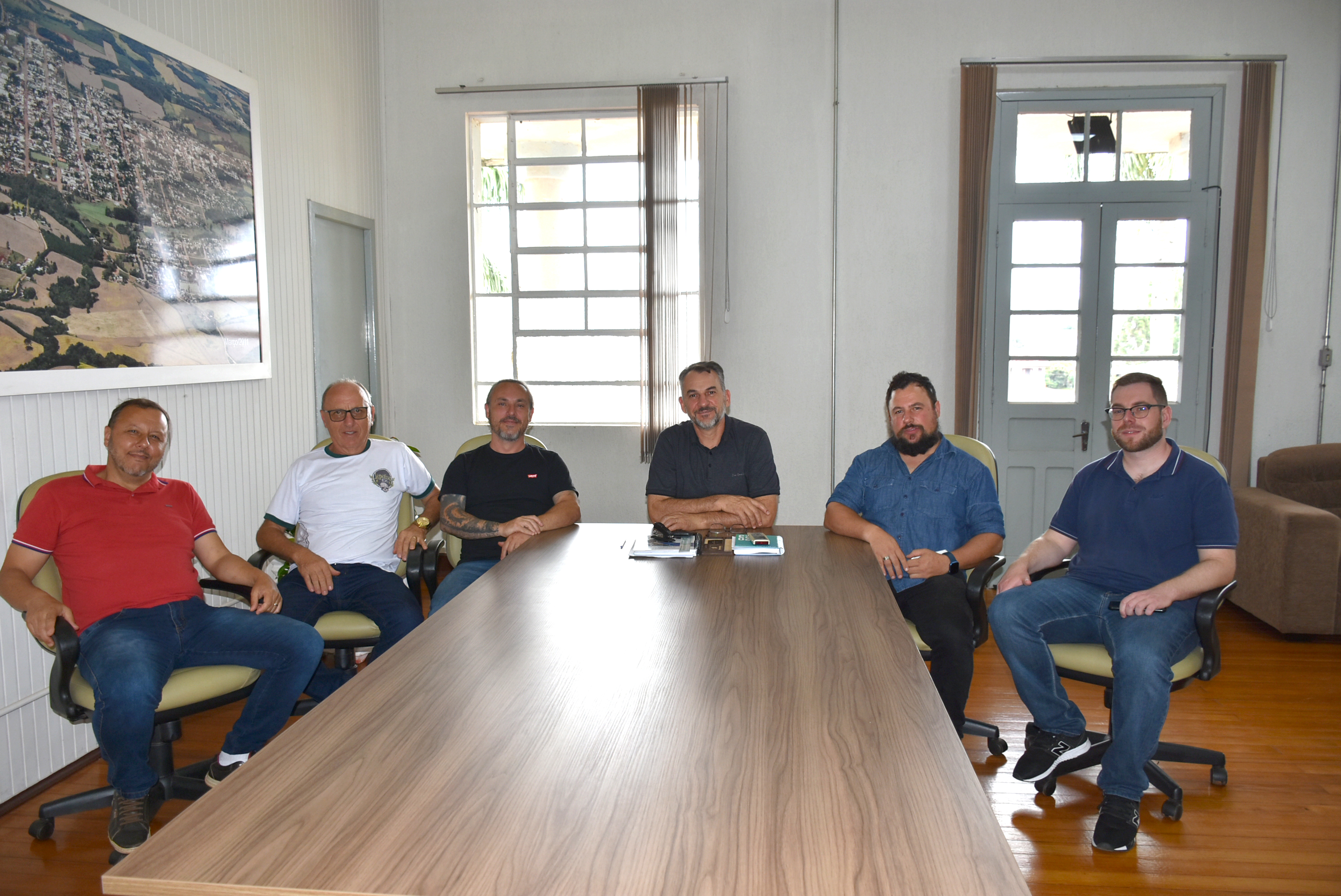 Associação de Cervejeiros com o prefeito Mauricio Soligo e secretário Jairo Klein