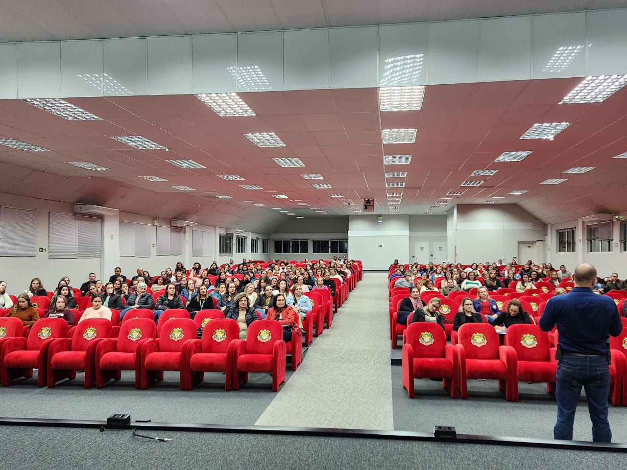 Palestra sobre segurança nas escolas