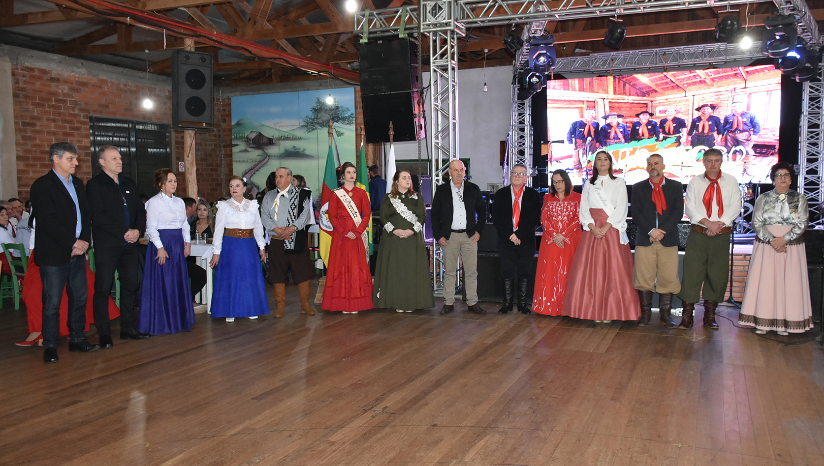 Autoridades na abertura do evento