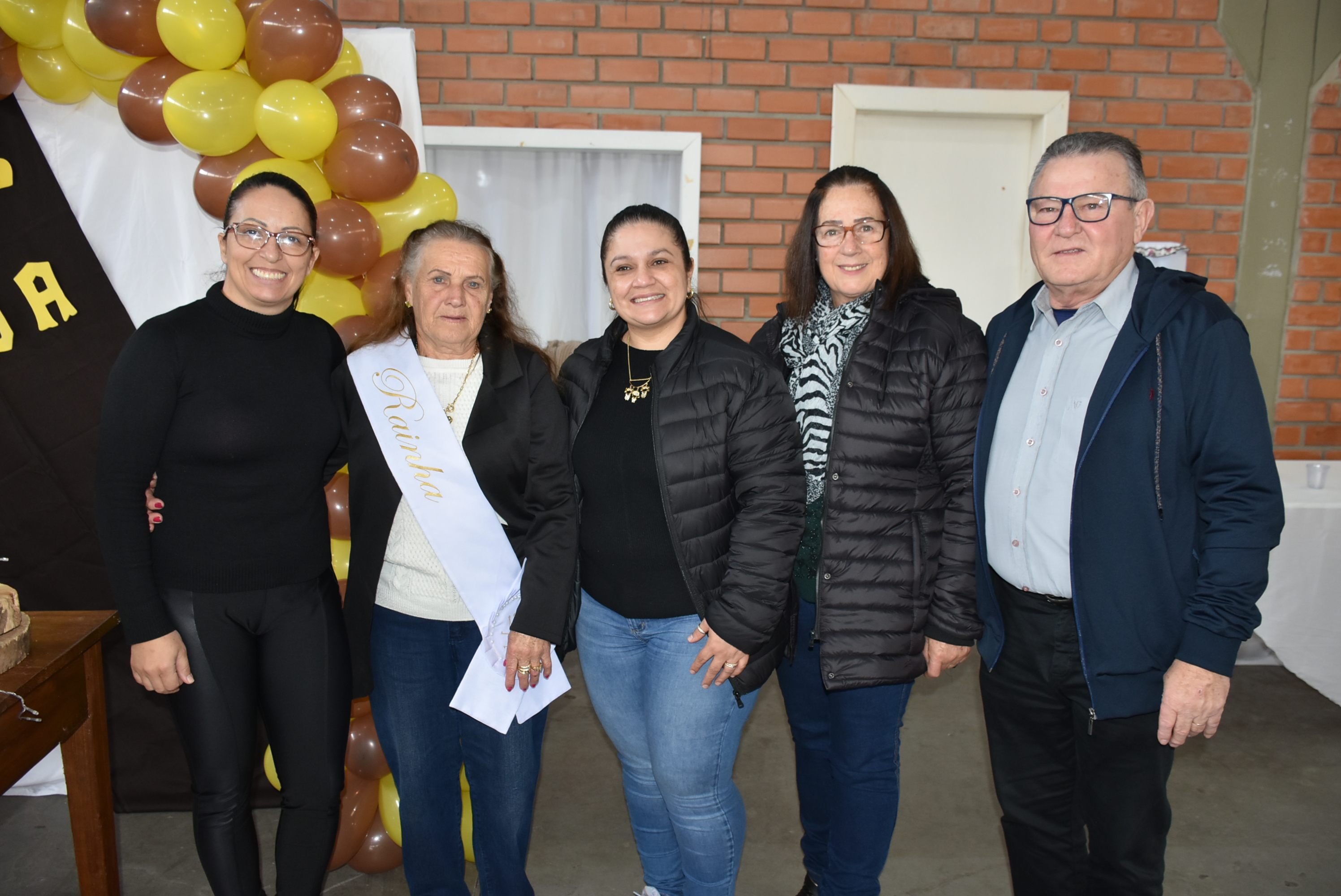 Com a Rainha da Terceira Idade de Getúlio Vargas, Ana Tomkiel