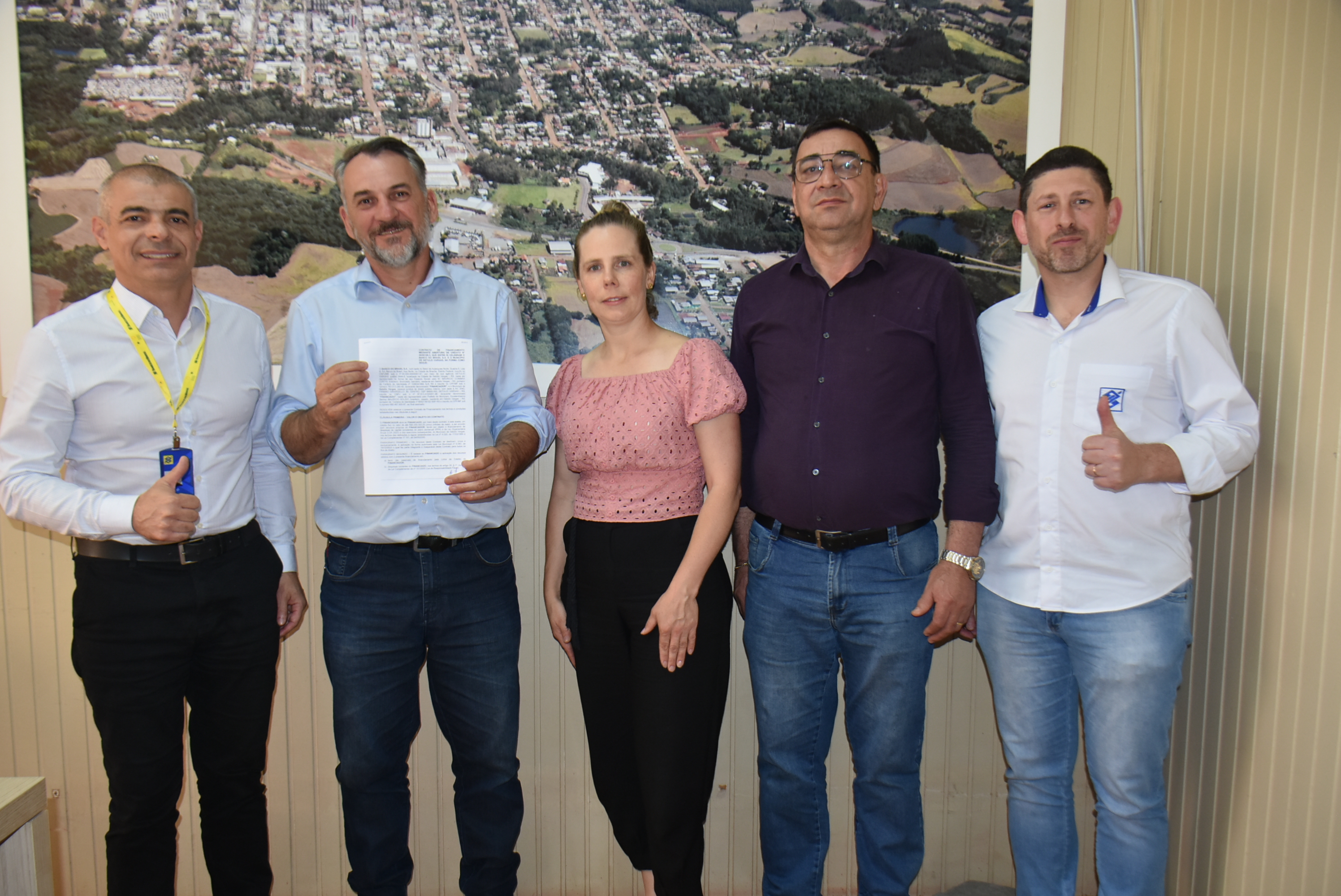 Assinatura do contrato com o Banco do Brasil