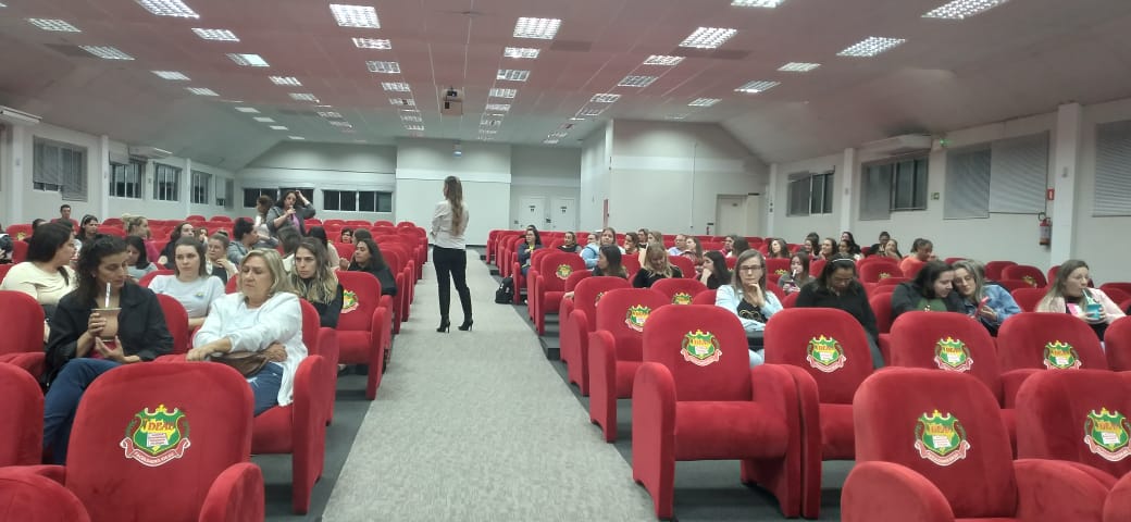 Capacitação para os professores e profissionais de educação