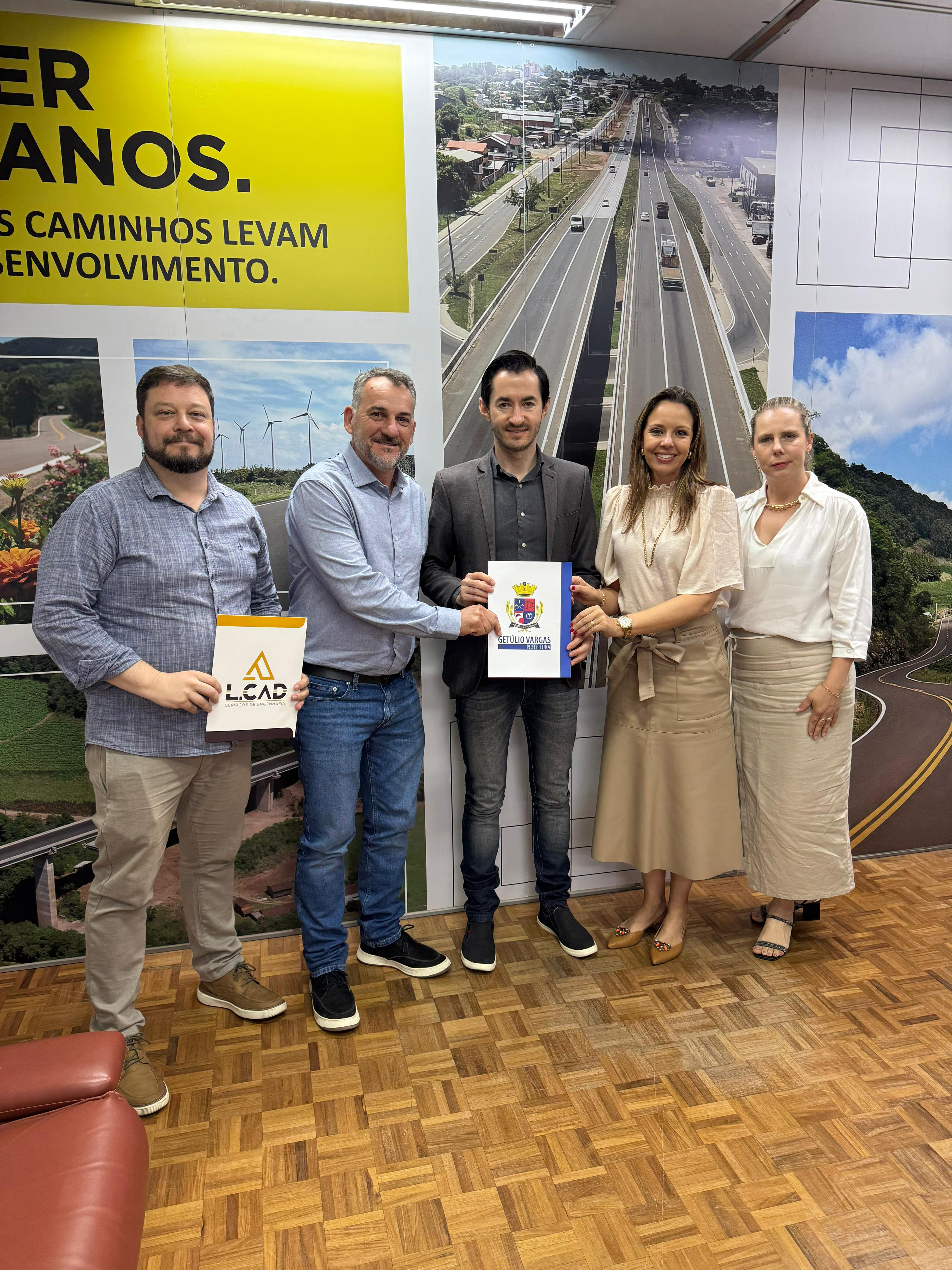 Entrega da proposta ao presidente do DAER