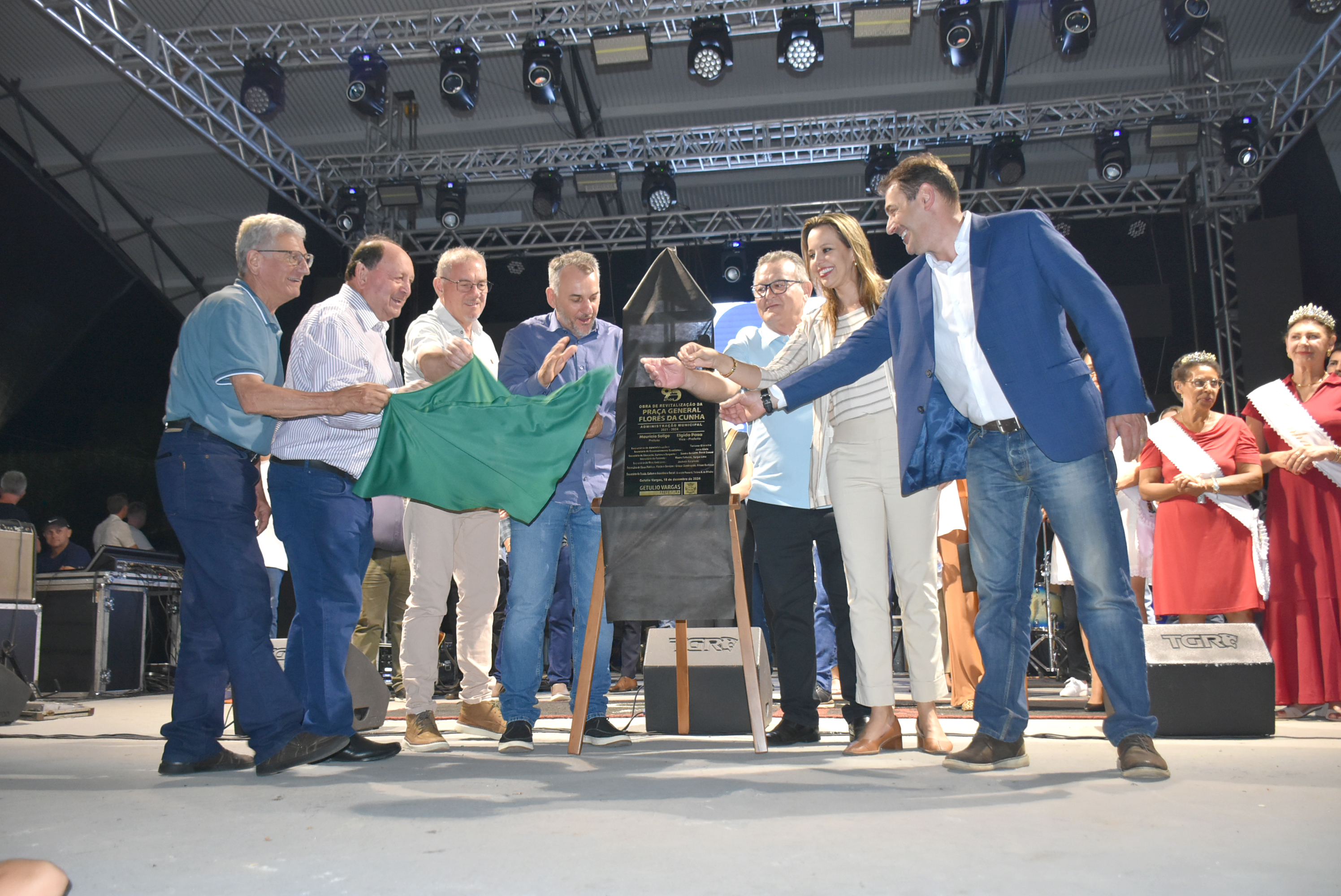Descerramento da placa alusiva à Revitalização da Praça Flores da Cunha