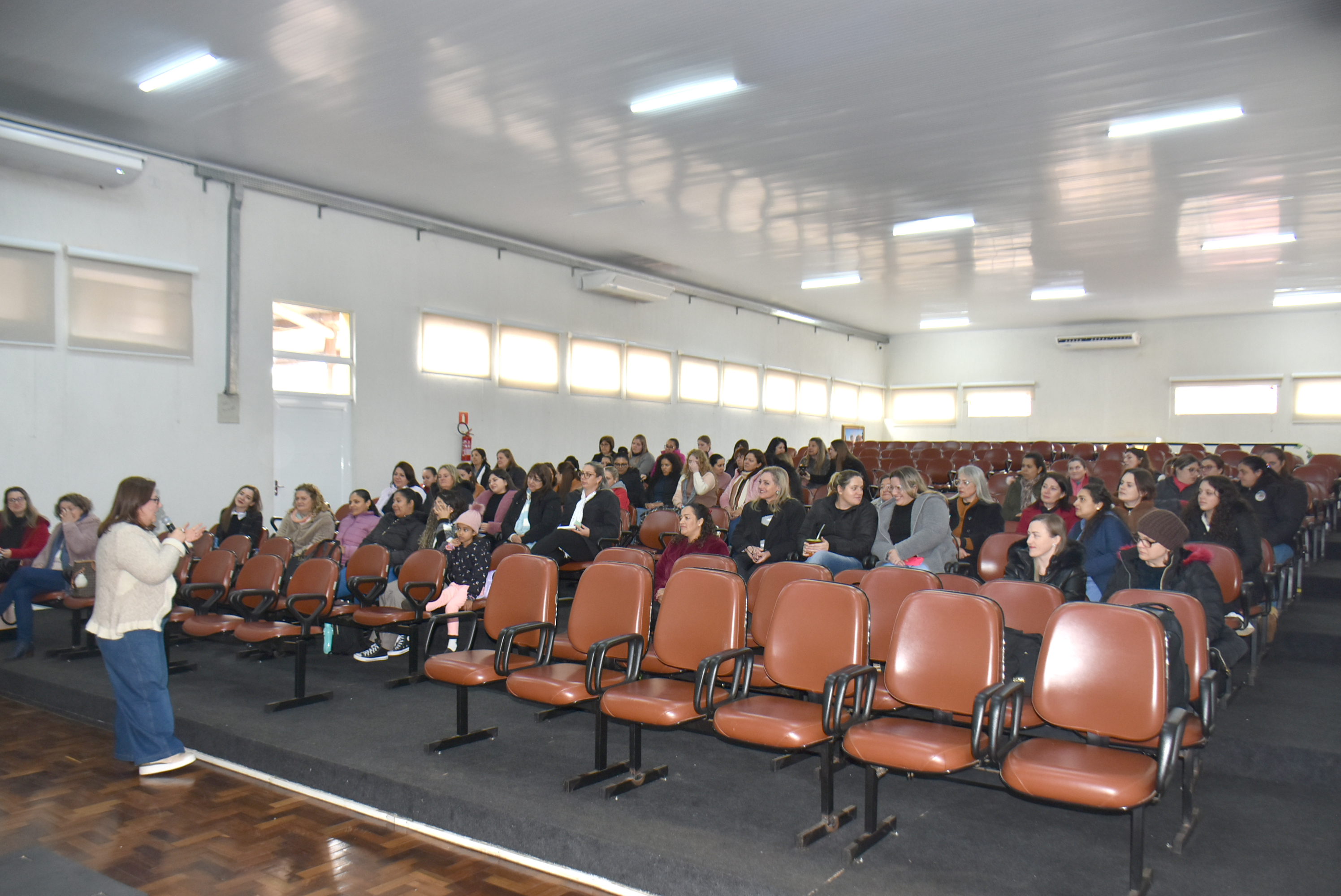 Palestra da professora Dra. Rosana Coronetti Farenzena