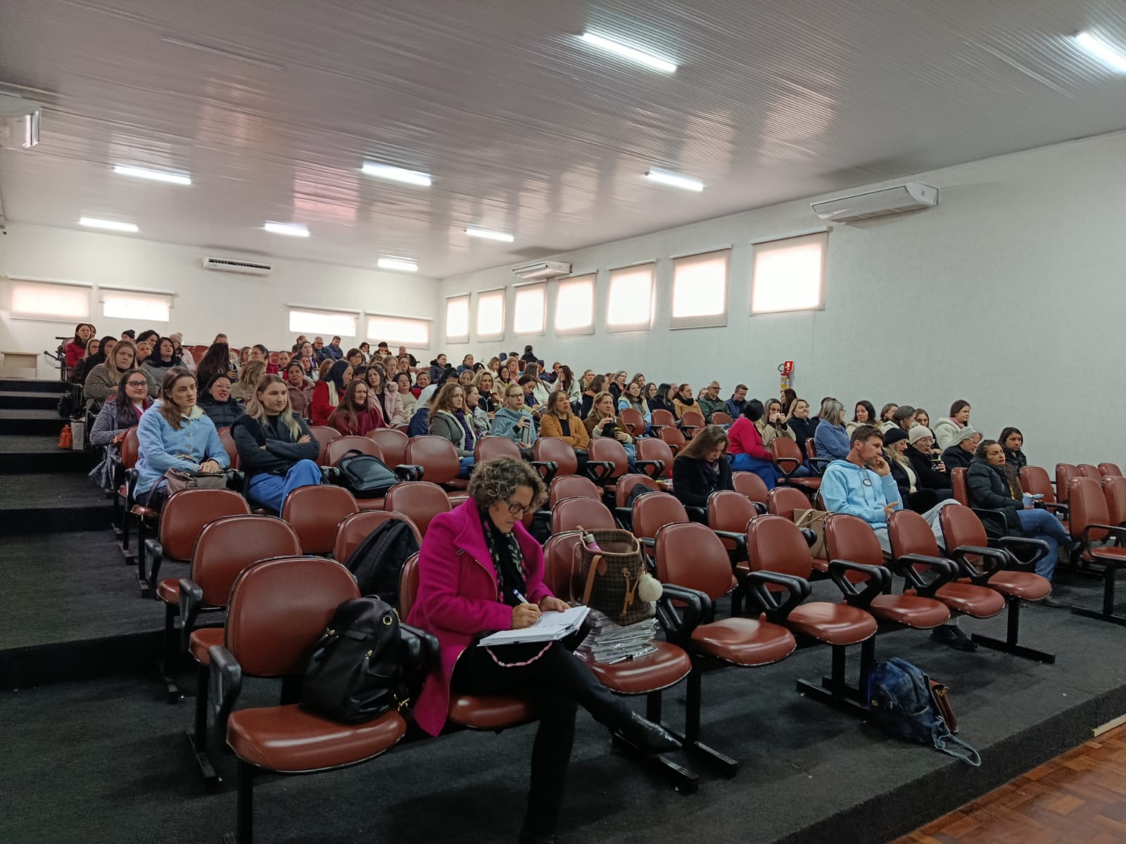 Profissionais da educação atentos